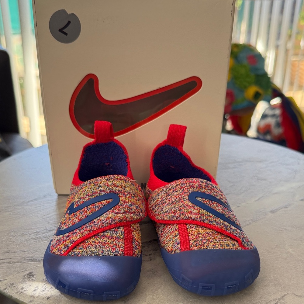 Nike toddler Sneakers Multicolor sz 7c new in box